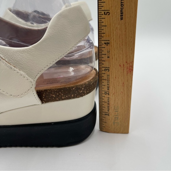 Clarks Unstructured Women’s 9.5 Lizby White Leather Adjustable Wedge Sandals - Picture 10 of 14